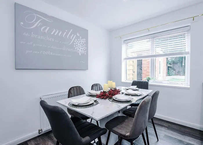 Comfort Place - 3 Bedroom House In Chester - Sleeps 6
