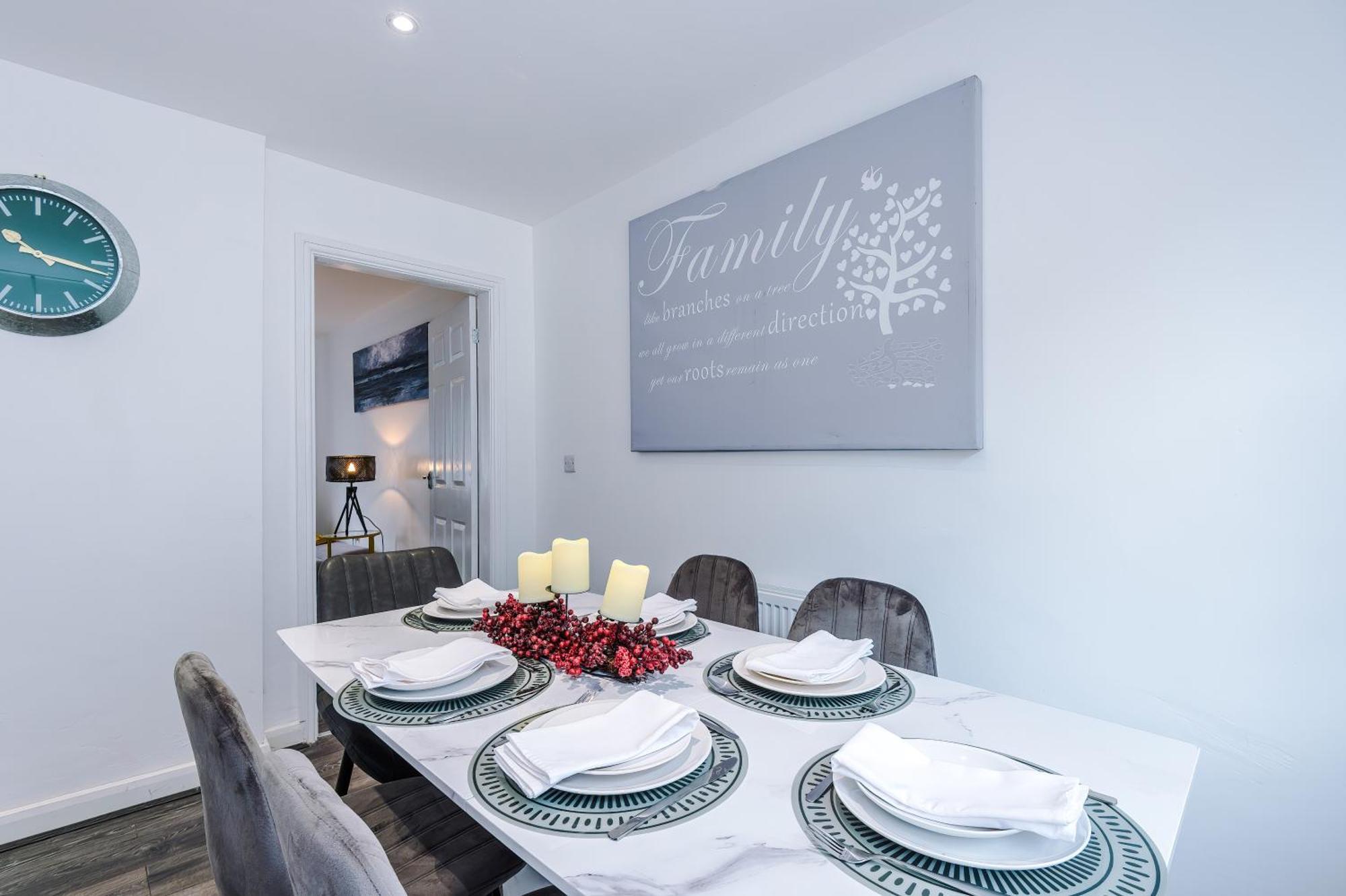 Comfort Place - 3 Bedroom House In - Sleeps 6 Holiday home *