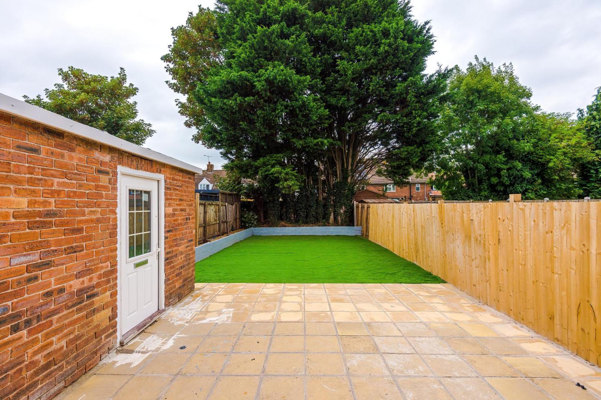 Comfort Place - 3 Bedroom House In - Sleeps 6 *