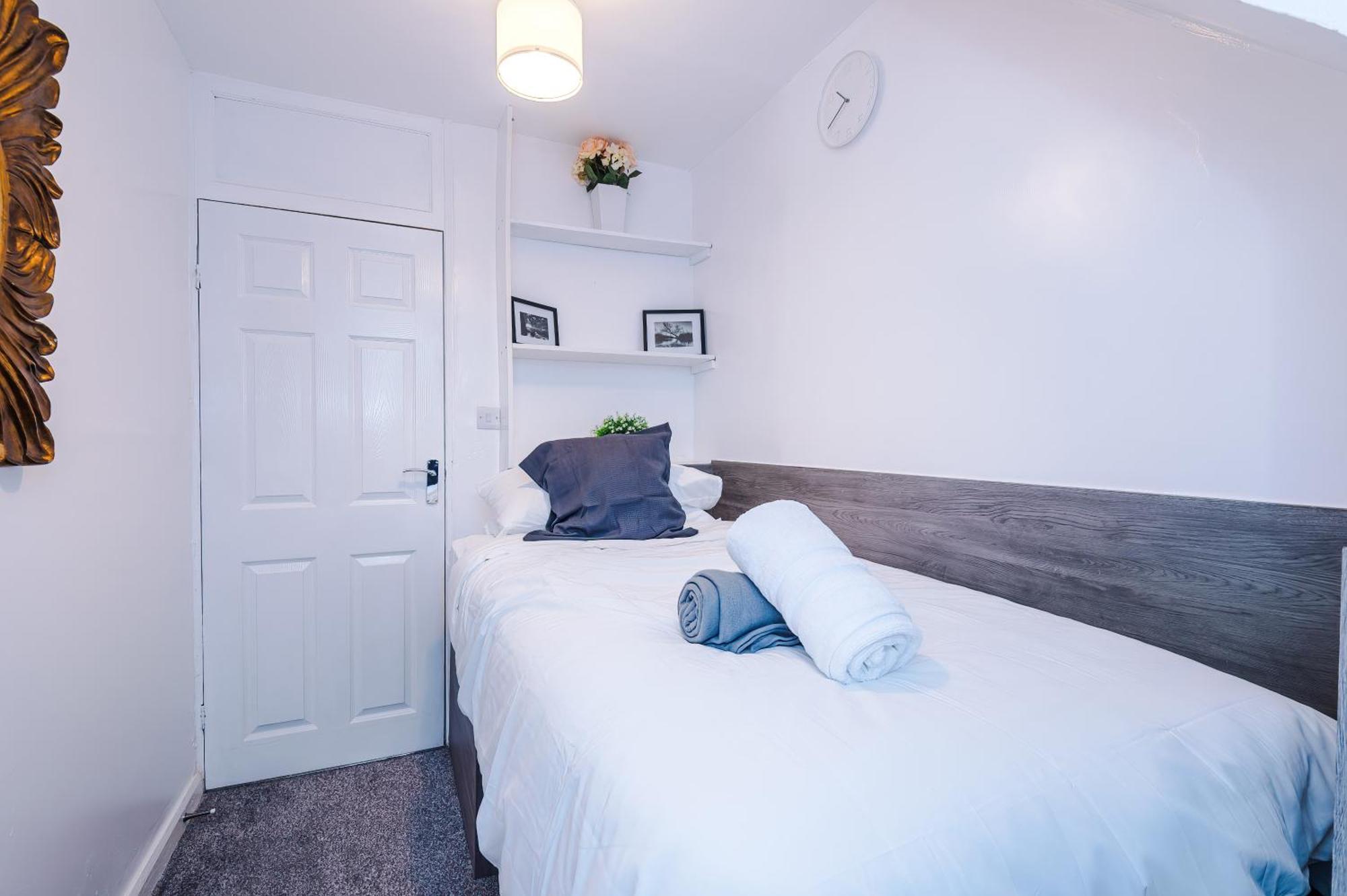 Comfort Place - 3 Bedroom House In - Sleeps 6 Holiday home