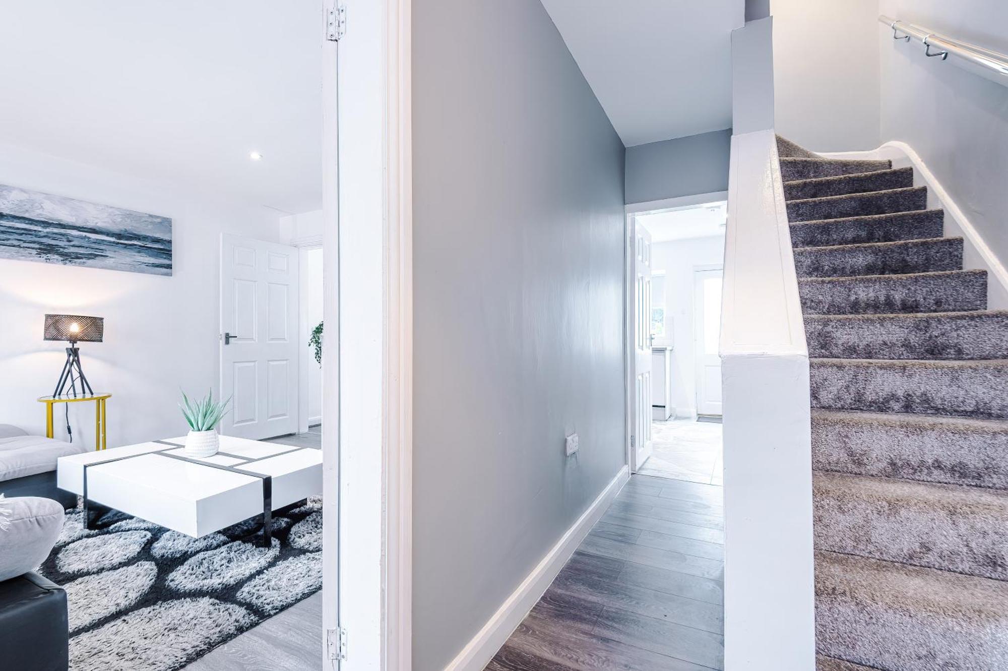 Comfort Place - 3 Bedroom House In - Sleeps 6