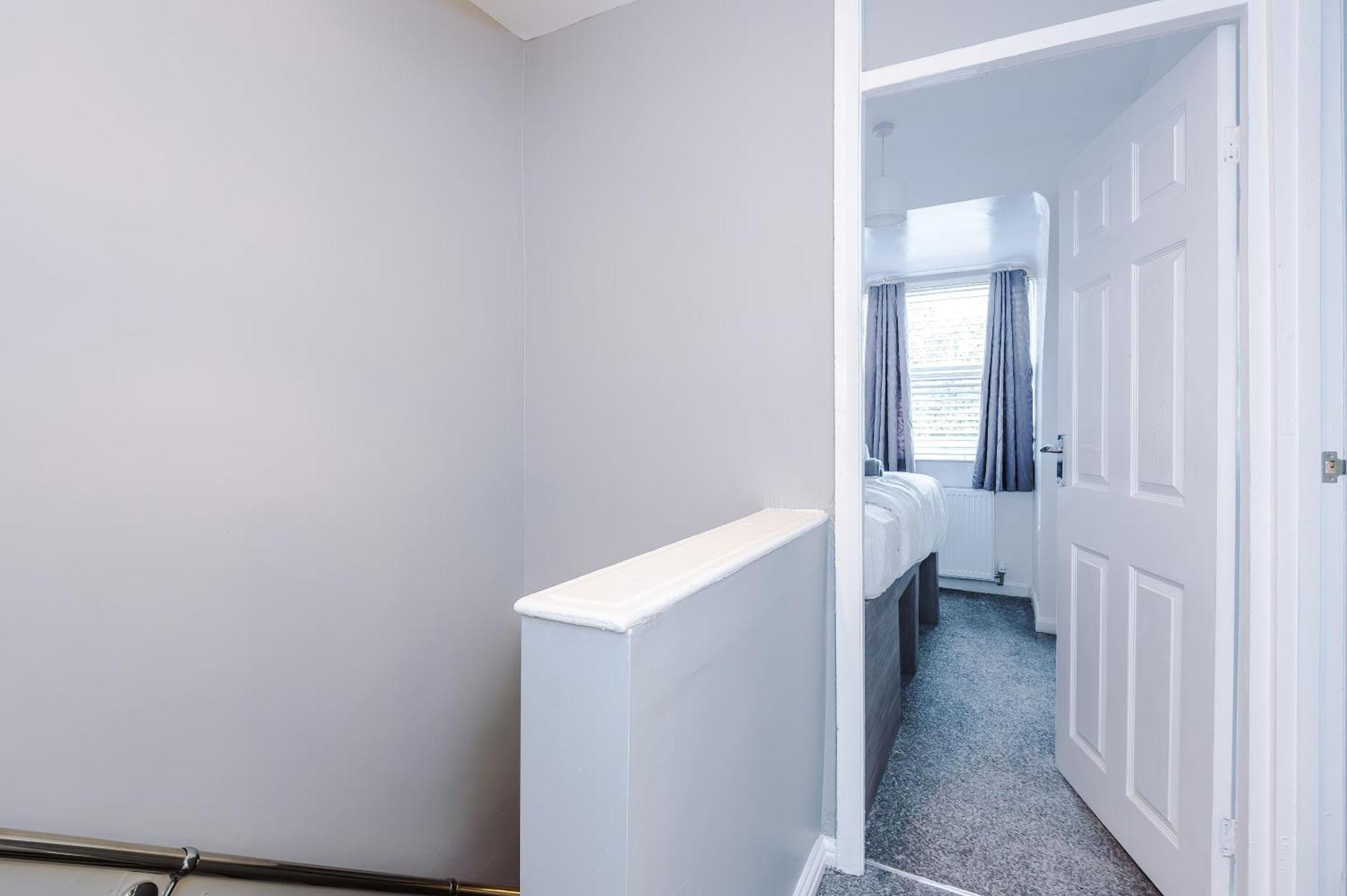 Comfort Place - 3 Bedroom House In - Sleeps 6